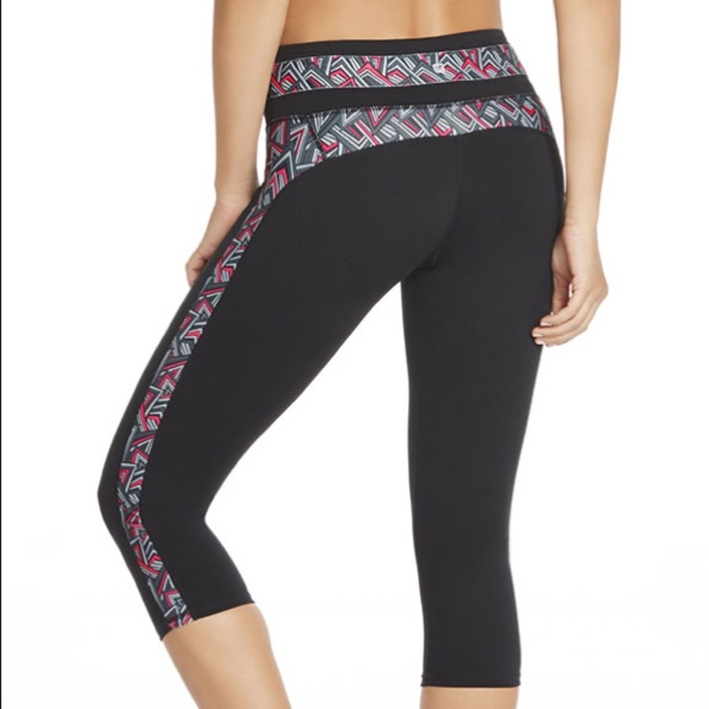 NWT Fabletics Camacan black pink capri pants M